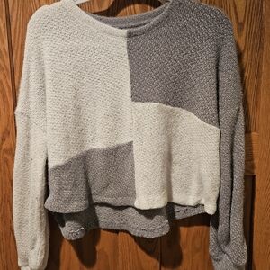Hollister Women's Gray and Cream Color Block Sweater